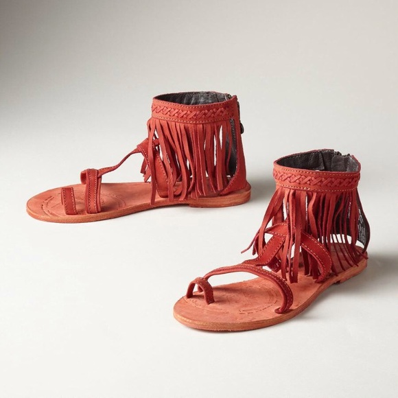 Sundance Shoes - NWT Sundance ☀️ Catalog Prairie Grass Sandals 🌾